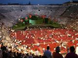 Innenraum der Arena di Verona unweit des Gardasees